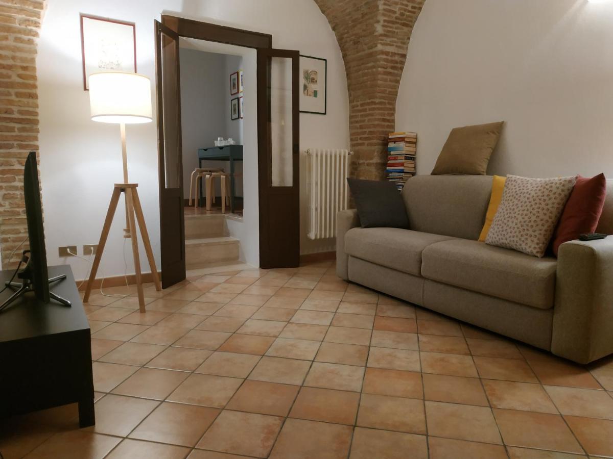 Bed And Breakfast In Piazza Orazio Venosa Exteriér fotografie